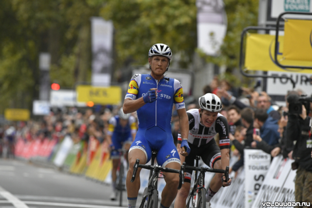 Маттео Трентин - победитель классики Париж-Тур-2017