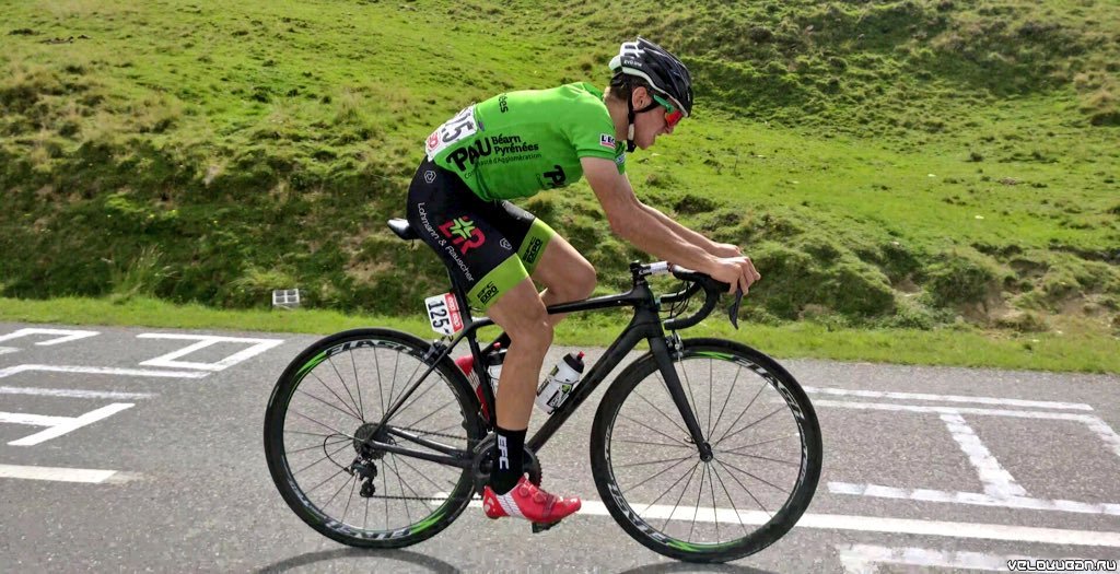Двадцатилетний бельгийский велогонщик Ванакер умер во сне 2