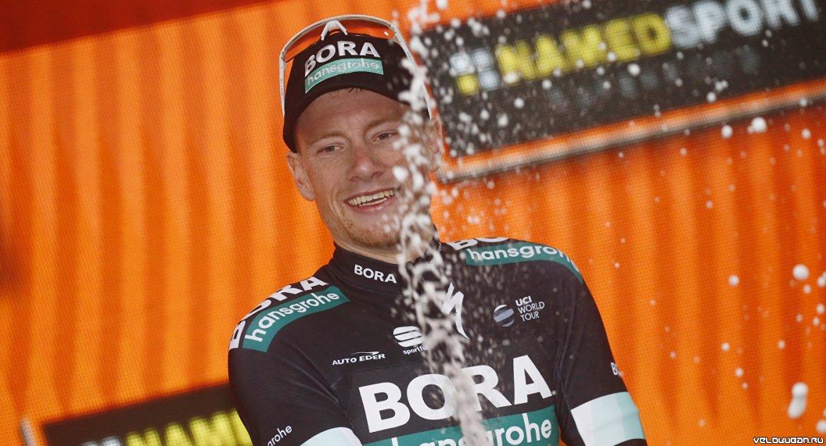 Ирландец Сэм Беннетт выиграл 12-й этап велогонки "Джиро д'Италия"