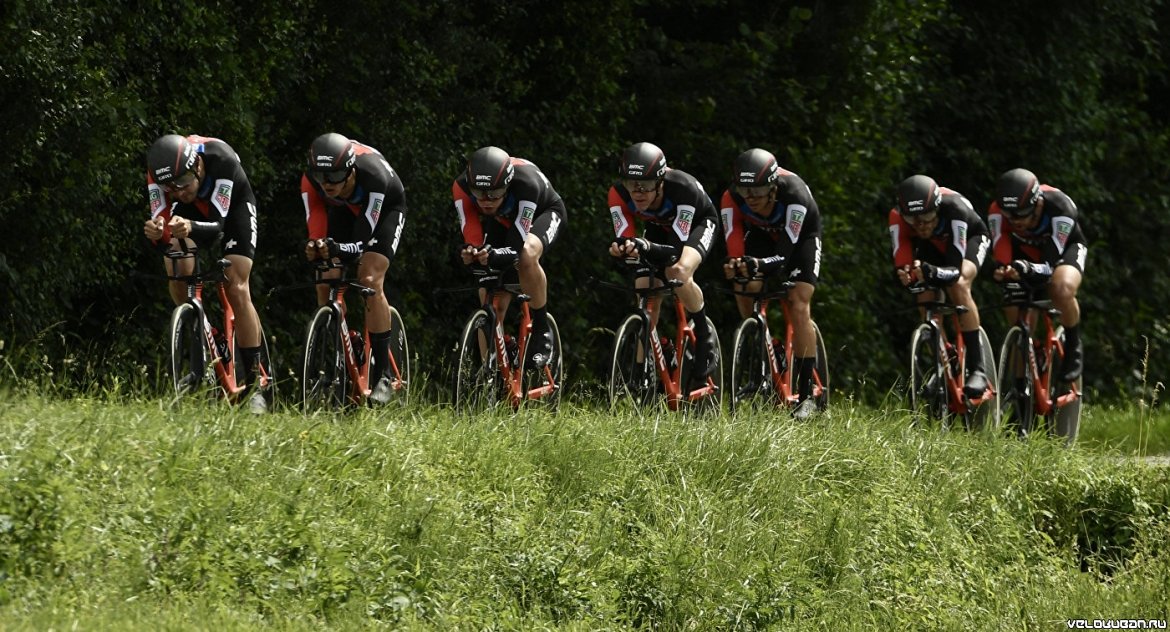 Велогонщики BMC выиграли командную "разделку" в рамках первого этапа "Тура Швейцарии"