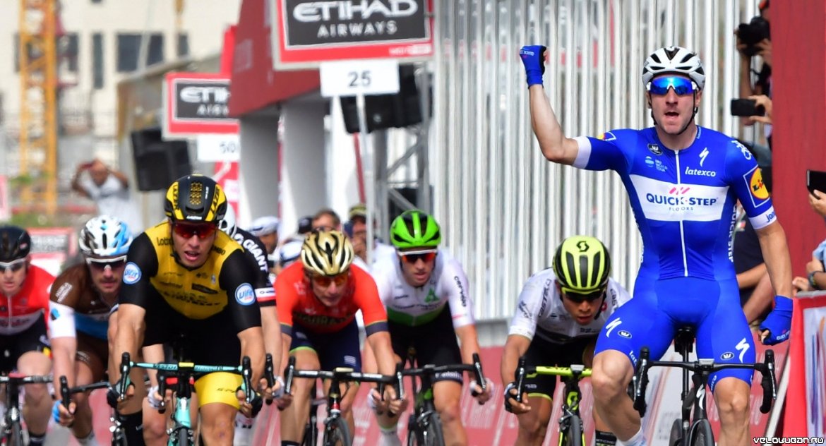 Итальянец Элиа Вивиани выиграл 13-й этап веломногодневки "Джиро д'Италия"