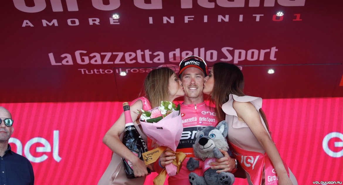 Велогонщик Баттальин выиграл 5-й этап "Джиро д'Италия", Деннис остался лидером