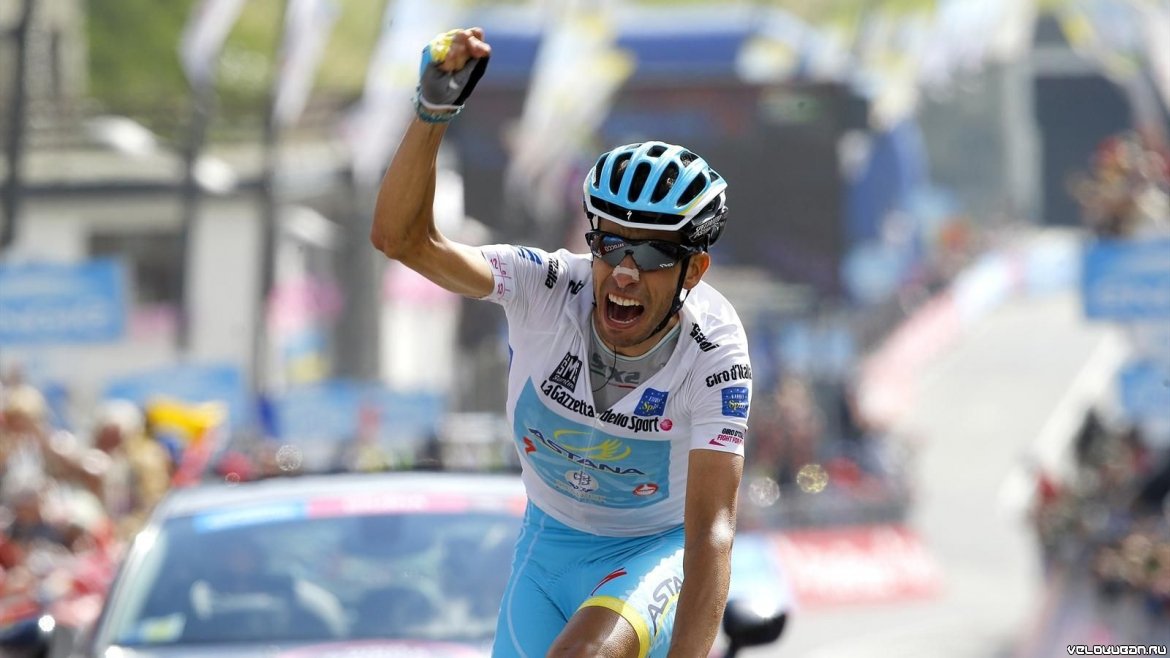 Чемпион Италии Фабио Ару выигрывает 5-й этап Тур де Франс 2017 из одиночной атаки на подъёме 1-й кат