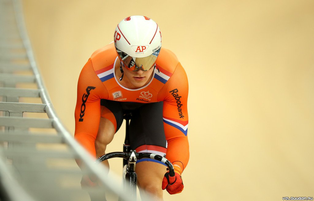 Голландец Хугланд выиграл гит с места на чемпионате мира по велоспорту на треке