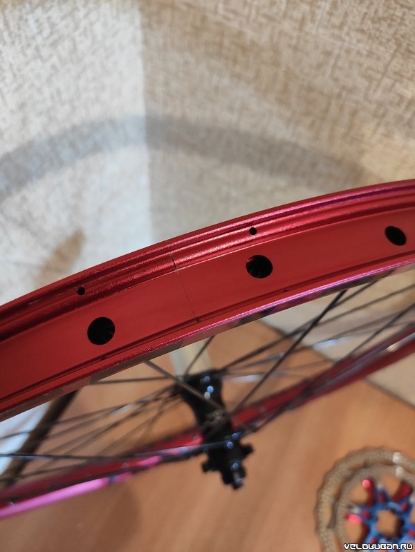 Заднее колесо CrazyBike Flip 26" 32h красный, Velobox VBDC-R08 32h, DT Swiss 2.0 (можно дербан) 1